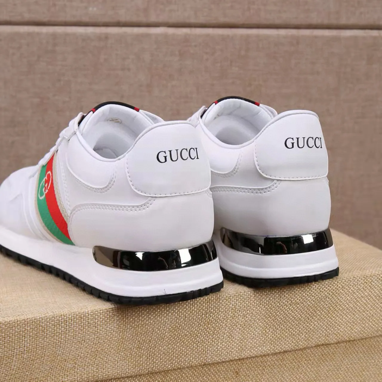 Factory price: 400💰[Gucci men's sports shoes] Gucci fashionable casual men's shoes🇨🇳Original 1:1 mold opening, new model debuts first💯Not high-profile but avant-garde, simple, low-key and fashionable, super versatile style🌿Made of original cowhide➕Sheepskin lining🎋The version is comfortable on the feet, first-class workmanship🍍Number: 38-44, (45 customized)